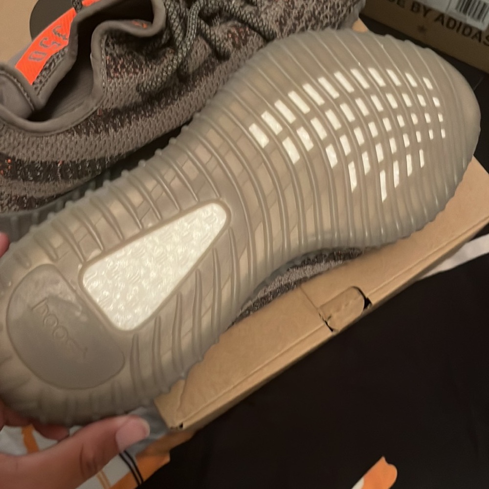 Sample Yeezy 350 - image 2